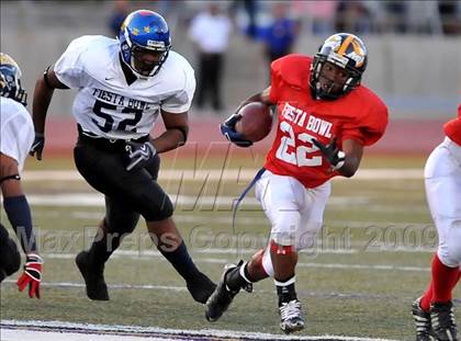 Thumbnail 3 in Southern California Fiesta Bowl photogallery.
