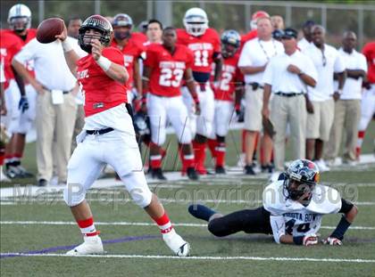 Thumbnail 1 in Southern California Fiesta Bowl photogallery.