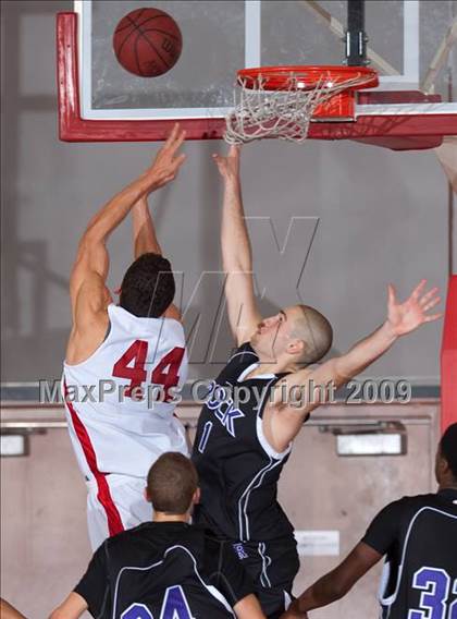 Thumbnail 3 in Cathedral vs The Rock Academy (MaxPreps Holiday Classic) photogallery.