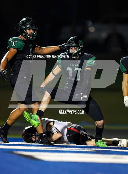 Thumbnail 3 in Tioga vs. Hamilton (UIL 2A Bi-District) photogallery.