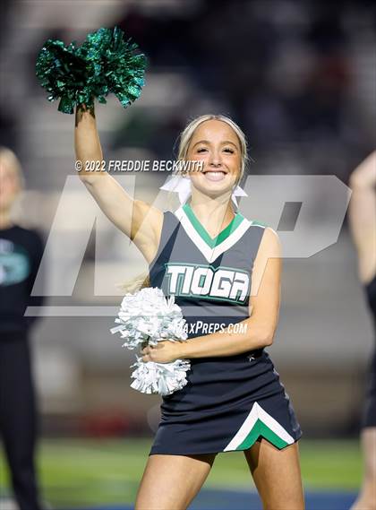 Thumbnail 2 in Tioga vs. Hamilton (UIL 2A Bi-District) photogallery.
