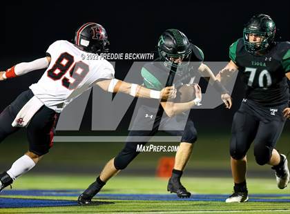 Thumbnail 3 in Tioga vs. Hamilton (UIL 2A Bi-District) photogallery.