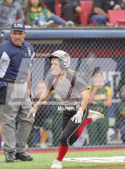 Thumbnail 1 in Hanford vs. Kingsburg (CIF CS D2 Final) photogallery.