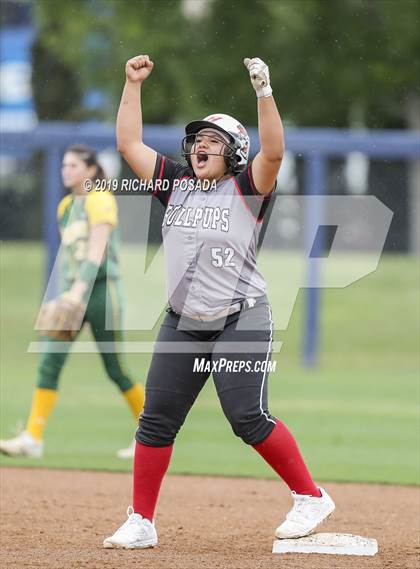 Thumbnail 2 in Hanford vs. Kingsburg (CIF CS D2 Final) photogallery.