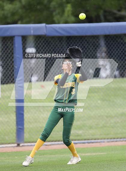 Thumbnail 1 in Hanford vs. Kingsburg (CIF CS D2 Final) photogallery.