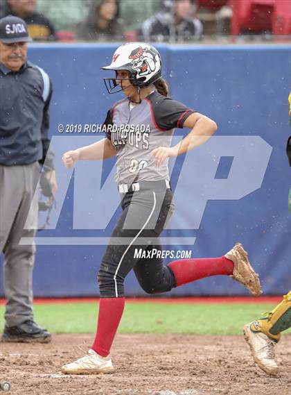 Thumbnail 2 in Hanford vs. Kingsburg (CIF CS D2 Final) photogallery.