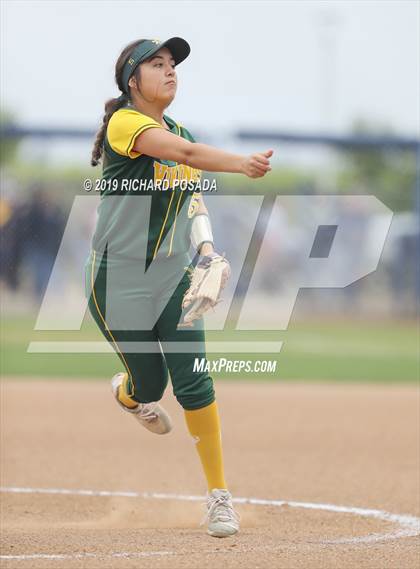 Thumbnail 2 in Hanford vs. Kingsburg (CIF CS D2 Final) photogallery.
