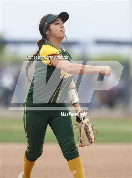 Thumbnail 3 in Hanford vs. Kingsburg (CIF CS D2 Final) photogallery.