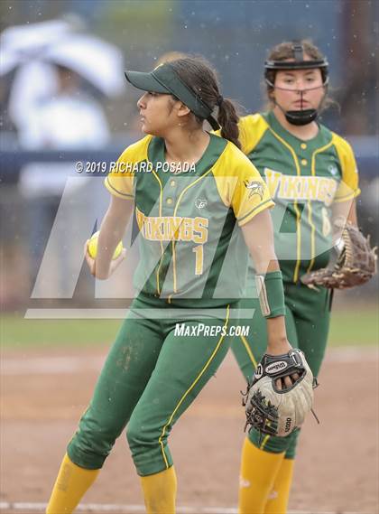 Thumbnail 3 in Hanford vs. Kingsburg (CIF CS D2 Final) photogallery.