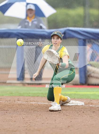 Thumbnail 2 in Hanford vs. Kingsburg (CIF CS D2 Final) photogallery.