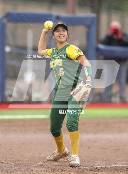 Thumbnail 1 in Hanford vs. Kingsburg (CIF CS D2 Final) photogallery.