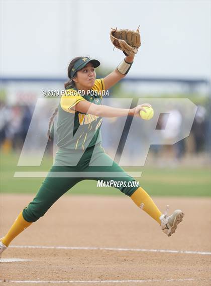 Thumbnail 1 in Hanford vs. Kingsburg (CIF CS D2 Final) photogallery.