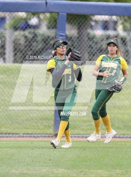 Thumbnail 1 in Hanford vs. Kingsburg (CIF CS D2 Final) photogallery.