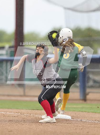 Thumbnail 2 in Hanford vs. Kingsburg (CIF CS D2 Final) photogallery.