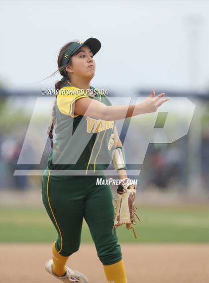 Thumbnail 1 in Hanford vs. Kingsburg (CIF CS D2 Final) photogallery.