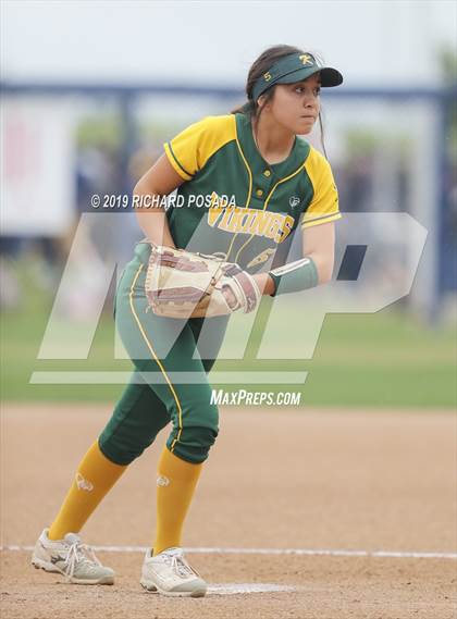 Thumbnail 3 in Hanford vs. Kingsburg (CIF CS D2 Final) photogallery.