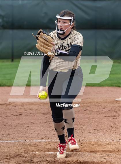 Thumbnail 3 in Noblesville vs Castle (Carmel Invite) photogallery.