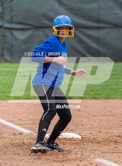 Thumbnail 2 in Noblesville vs Castle (Carmel Invite) photogallery.