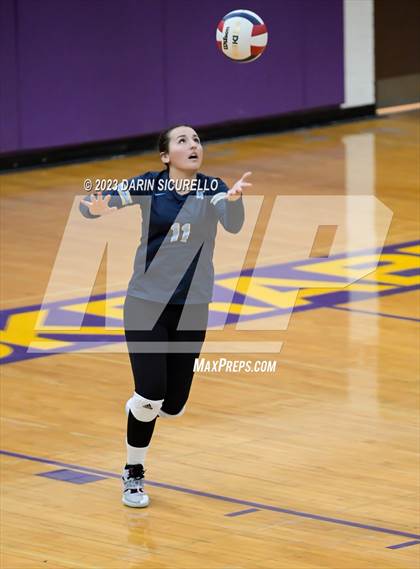 Thumbnail 1 in Benjamin Franklin vs Show Low (AIA 3A Round 1 Playoff) photogallery.