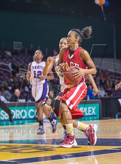 Thumbnail 2 in Page vs Porter Ridge (NCHSAA 4A Western Regional Final) photogallery.