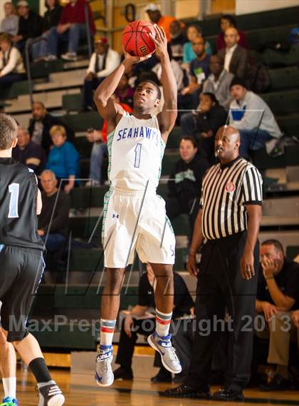 Thumbnail 1 in Centreville vs South Lakes (Wakefield Holiday Tournament) photogallery.