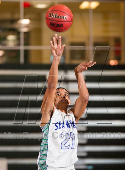 Thumbnail 1 in Centreville vs South Lakes (Wakefield Holiday Tournament) photogallery.