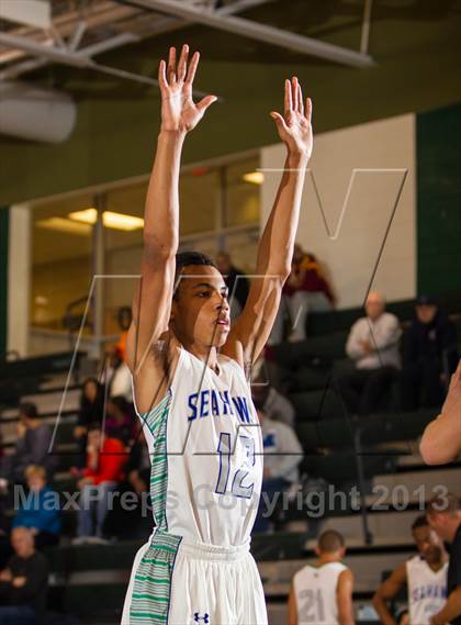 Thumbnail 2 in Centreville vs South Lakes (Wakefield Holiday Tournament) photogallery.