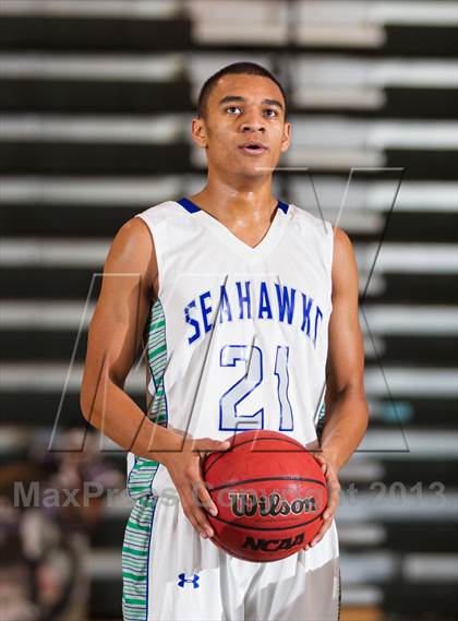 Thumbnail 3 in Centreville vs South Lakes (Wakefield Holiday Tournament) photogallery.