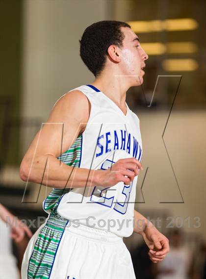 Thumbnail 2 in Centreville vs South Lakes (Wakefield Holiday Tournament) photogallery.
