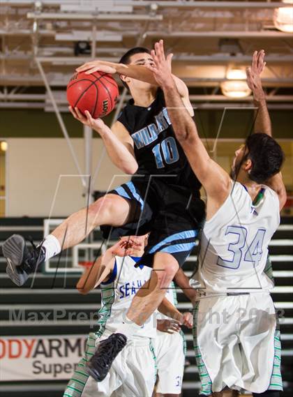 Thumbnail 3 in Centreville vs South Lakes (Wakefield Holiday Tournament) photogallery.