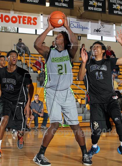 Thumbnail 2 in Oak Ridge vs. St. John Bosco (City of Palms Classic) photogallery.