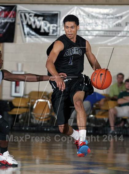 Thumbnail 2 in Oak Ridge vs. St. John Bosco (City of Palms Classic) photogallery.