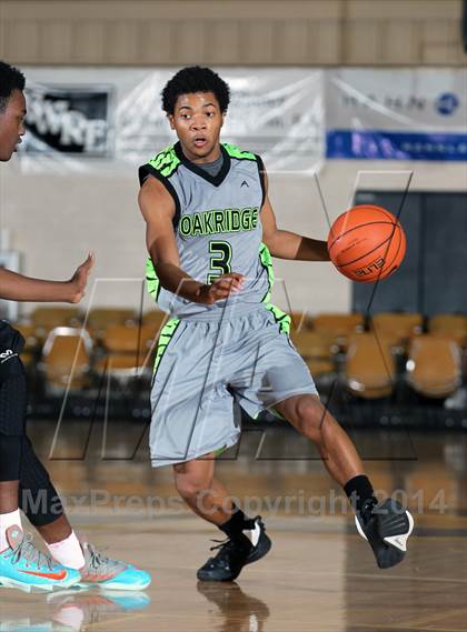 Thumbnail 1 in Oak Ridge vs. St. John Bosco (City of Palms Classic) photogallery.