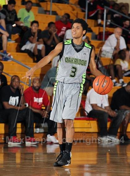 Thumbnail 2 in Oak Ridge vs. St. John Bosco (City of Palms Classic) photogallery.