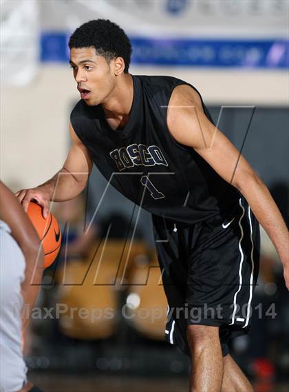 Thumbnail 2 in Oak Ridge vs. St. John Bosco (City of Palms Classic) photogallery.