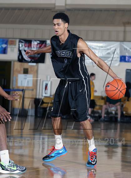 Thumbnail 2 in Oak Ridge vs. St. John Bosco (City of Palms Classic) photogallery.
