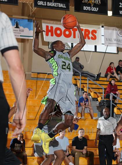 Thumbnail 3 in Oak Ridge vs. St. John Bosco (City of Palms Classic) photogallery.