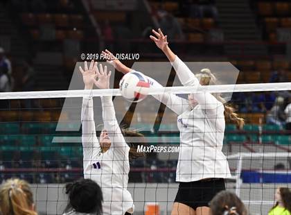 Thumbnail 2 in Lutheran vs. Sterling (CHSAA 3A Final) photogallery.