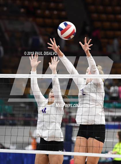 Thumbnail 2 in Lutheran vs. Sterling (CHSAA 3A Final) photogallery.