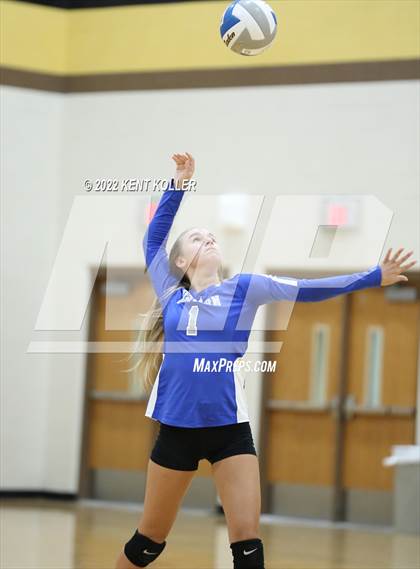 Thumbnail 3 in Walled Lake Western @ Adams photogallery.