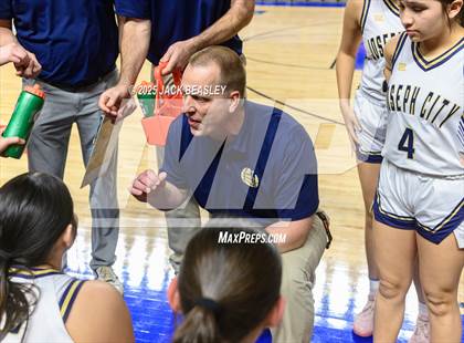 Thumbnail 2 in Fort Thomas vs Joseph City (AIA 1A Final) photogallery.