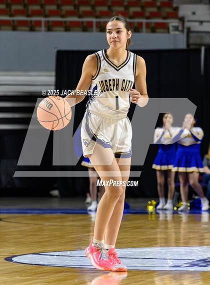 Thumbnail 2 in Fort Thomas vs Joseph City (AIA 1A Final) photogallery.