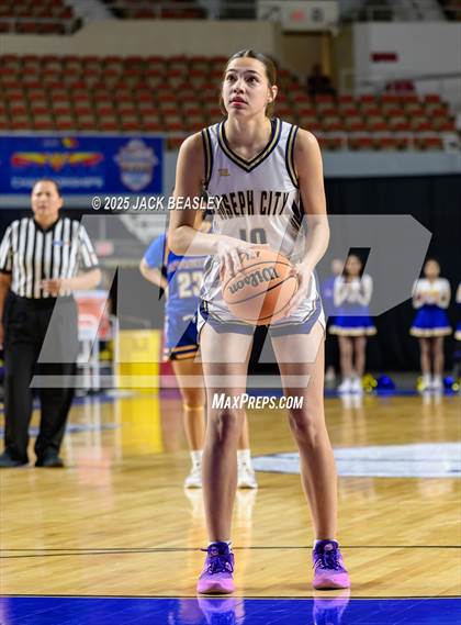 Thumbnail 1 in Fort Thomas vs Joseph City (AIA 1A Final) photogallery.