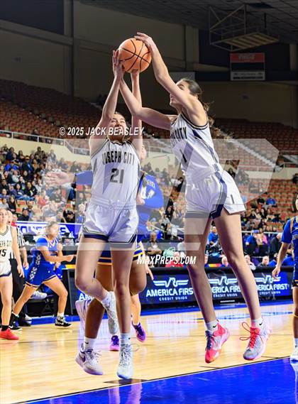 Thumbnail 3 in Fort Thomas vs Joseph City (AIA 1A Final) photogallery.