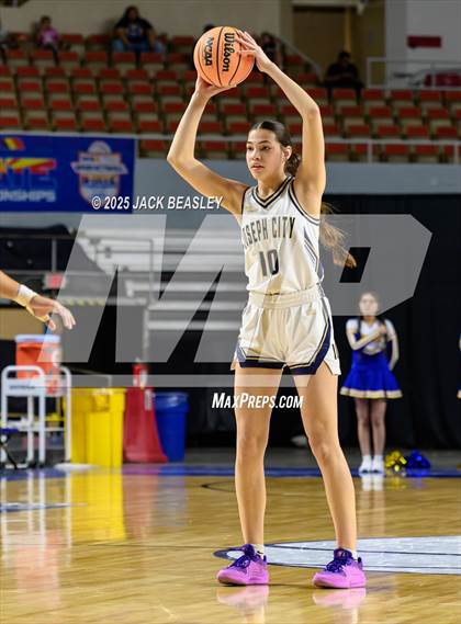 Thumbnail 2 in Fort Thomas vs Joseph City (AIA 1A Final) photogallery.
