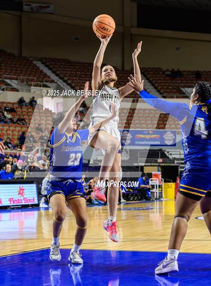 Thumbnail 2 in Fort Thomas vs Joseph City (AIA 1A Final) photogallery.
