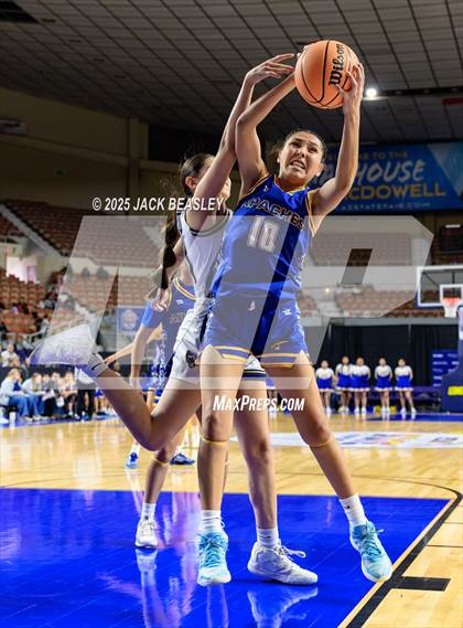 Thumbnail 2 in Fort Thomas vs Joseph City (AIA 1A Final) photogallery.