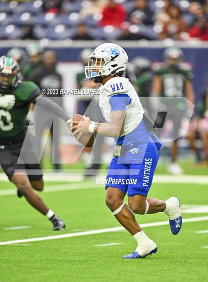 Thumbnail 2 in King vs. Fort Bend Hightower (UIL Football 6A D2 Region 3 Regional) photogallery.