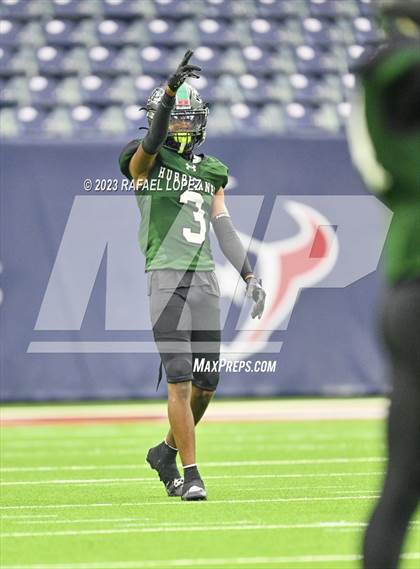 Thumbnail 1 in King vs. Fort Bend Hightower (UIL Football 6A D2 Region 3 Regional) photogallery.