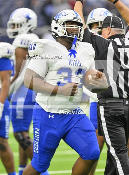 Thumbnail 2 in King vs. Fort Bend Hightower (UIL Football 6A D2 Region 3 Regional) photogallery.